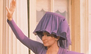 Barbra-Streisand-in-On-a--001